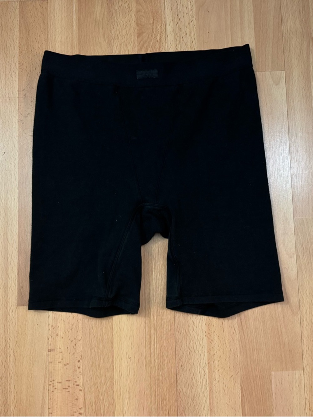SKIMS BOYFRIEND BOXER shorts, Size: Medium